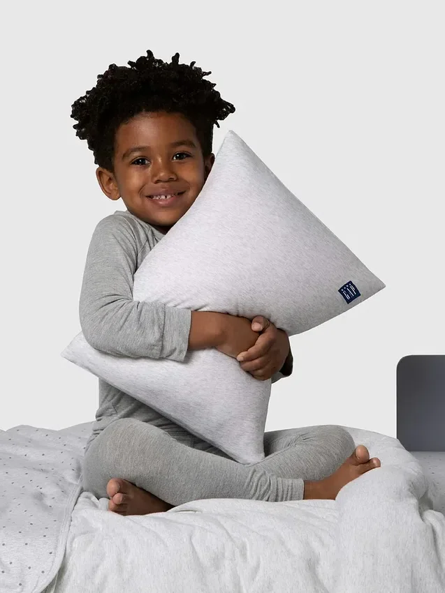 babyGap Memory-Foam-Kissen für Kleinkinder mit 2 kühlenden Bezügen