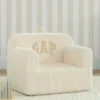 babyGap-Schaumstoffsessel aus geripptem Velours mit Logo