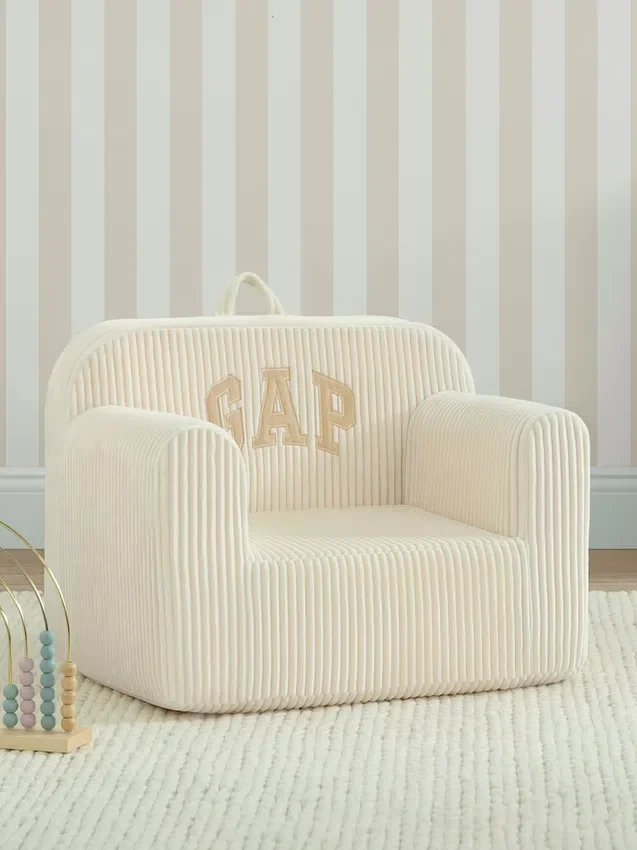 babyGap-Schaumstoffsessel aus geripptem Velours mit Logo