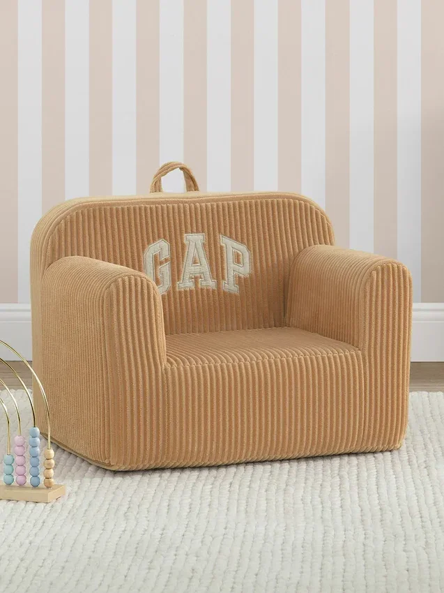 babyGap-Schaumstoffsessel aus geripptem Velours mit Logo