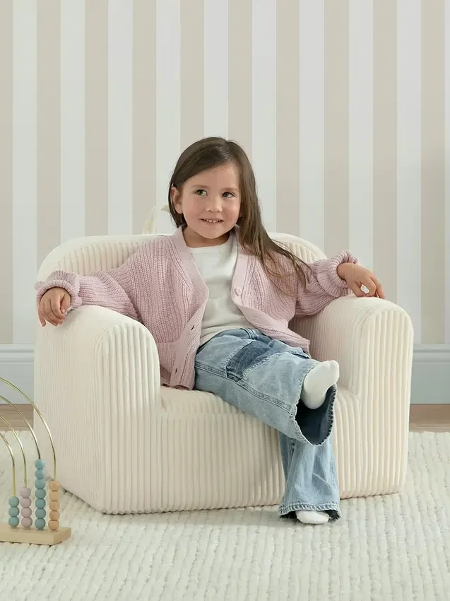 babyGap-Schaumstoffsessel aus geripptem Velours mit Logo
