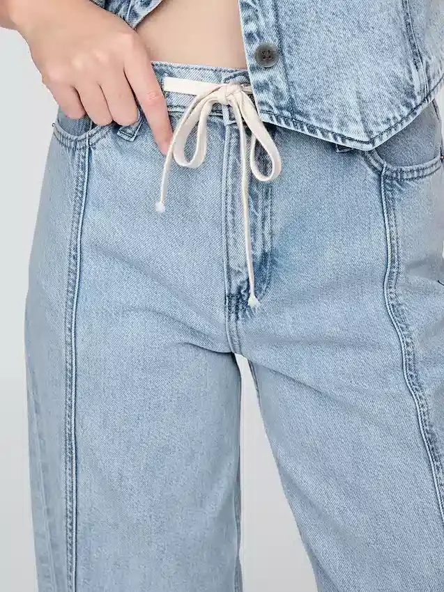 Baggy-Hose aus ultraweichem Denim mit mittlerer Leibhöhe