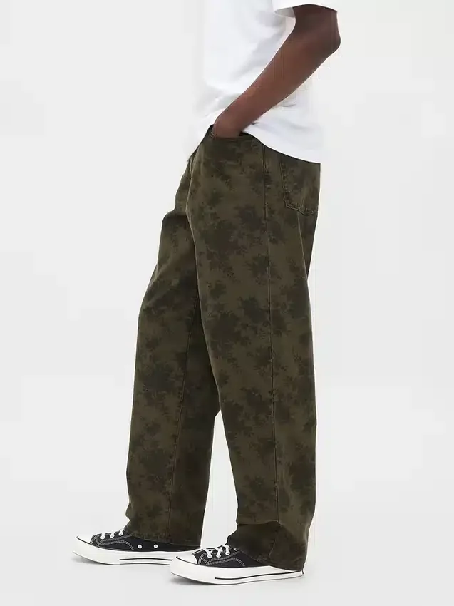 Baggy-Jeans aus Canvas mit Blumenmuster