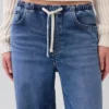 Baggy-Jeans aus Strick mit mittlerer Leibhöhe