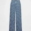 Baggy-Jeans mit mittlerer Leibhöhe aus ultraweichem Denim mit Streifenmuster