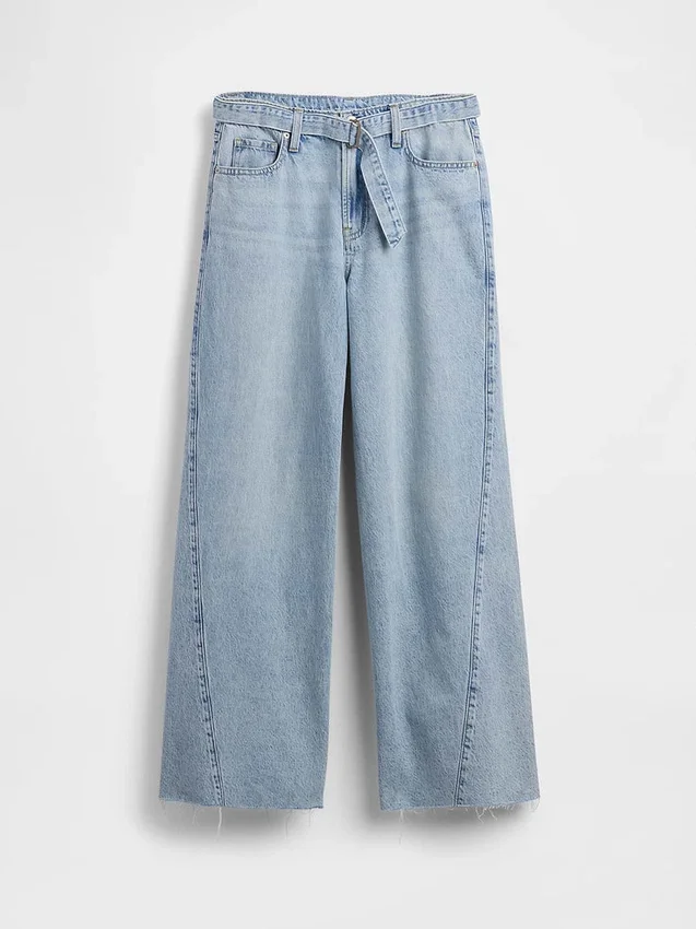 Baggy-Jeans mit mittlerer Leibhöhe und Gürtel