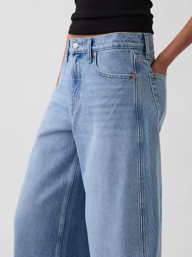 Baggy-Jeans mit mittlerer Leibhöhe und konischem Bein