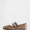 Ballerinas mit zwei Riemen im Leopardenmuster