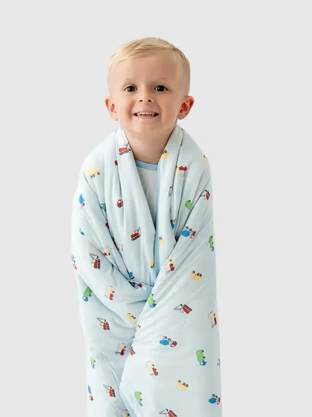 Bambus-Babydecke „Little Trucks“