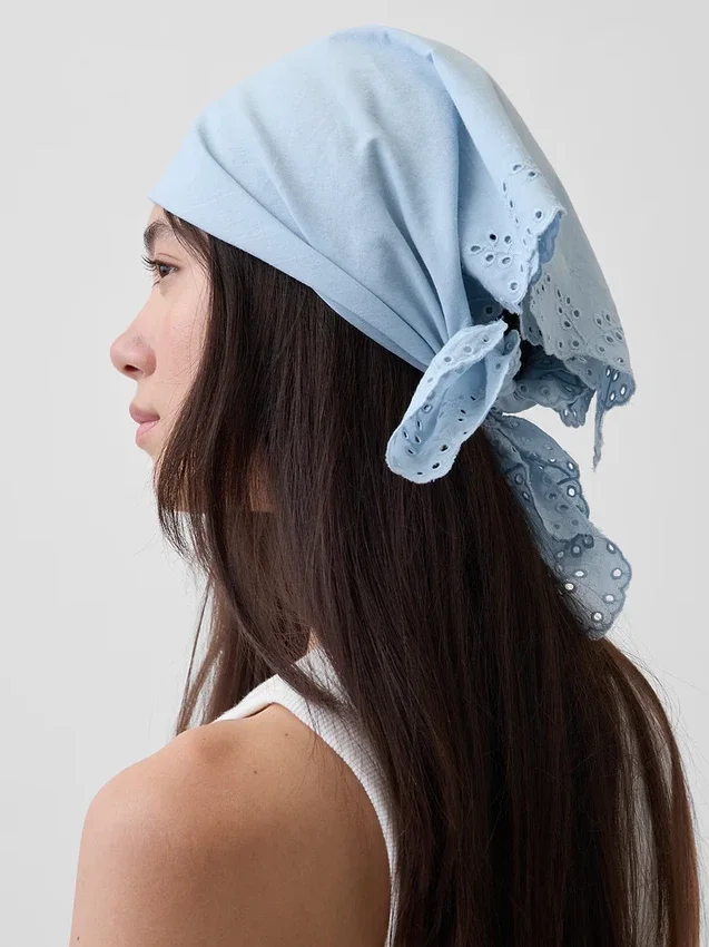 Bandana-Schal aus 100 % Baumwolle mit Lochstickerei