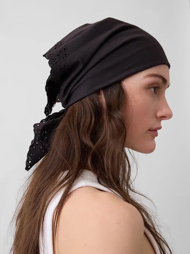 Bandana-Schal aus 100 % Baumwolle mit Lochstickerei