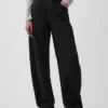Barrel-Jeans mit hoher Leibhöhe
