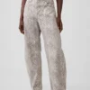 Barrel-Jeans mit Schlangenprint und hoher Leibhöhe