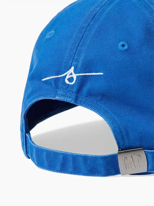 Baseballhut mit blauem Logo