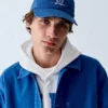 Baseballhut mit blauem Logo