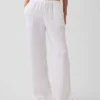 Bequeme Hose aus Baumwollgaze mit geschlitzten Säumen