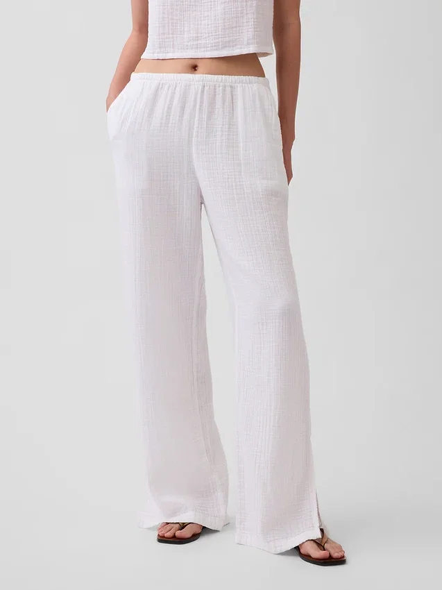 Bequeme Hose aus Baumwollgaze mit geschlitzten Säumen