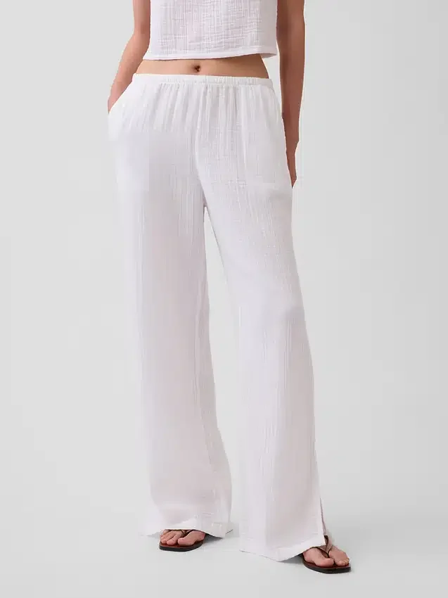 Bequeme Hose aus Baumwollgaze mit geschlitzten Säumen