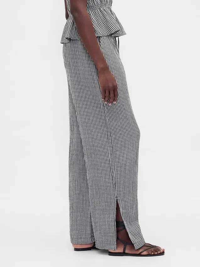 Bequeme Hose aus Baumwollgaze mit geschlitzten Säumen