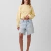 Bermuda-Shorts aus Denim mit mittlerer Leibhöhe und lockerer Passform
