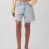 Bermuda-Shorts aus Denim mit mittlerer Leibhöhe und lockerer Passform