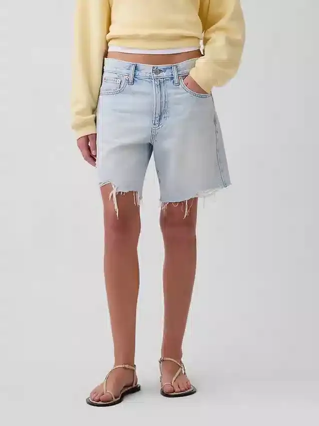 Bermuda-Shorts aus Denim mit mittlerer Leibhöhe und lockerer Passform