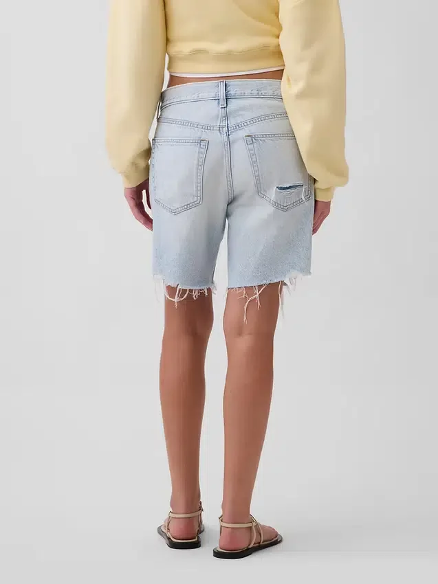 Bermuda-Shorts aus Denim mit mittlerer Leibhöhe und lockerer Passform