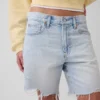 Bermuda-Shorts aus Denim mit mittlerer Leibhöhe und lockerer Passform