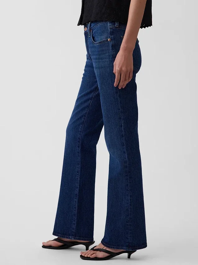 Bootcut-Jeans mit mittlerer Leibhöhe und lockerer Passform