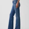 Bootcut-Jeans mit mittlerer Leibhöhe und lockerer Passform