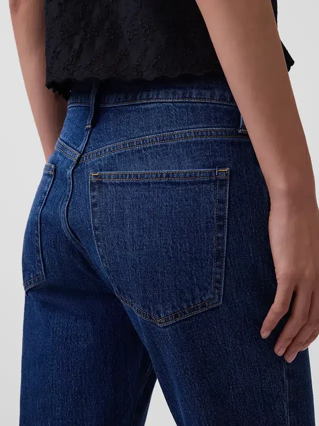 Bootcut-Jeans mit mittlerer Leibhöhe und lockerer Passform