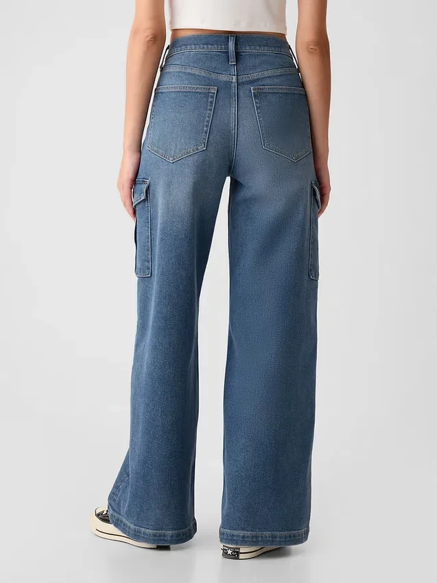Cargo-Jeans mit hoher Leibhöhe und weitem Bein