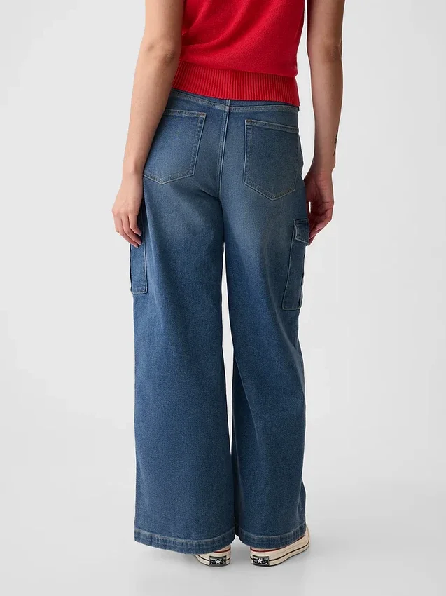 Cargo-Jeans mit hoher Leibhöhe und weitem Bein