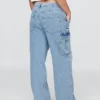 Cargo-Jeans mit mittlerer Leibhöhe im 90er-Jahre-Stil, locker geschnitten