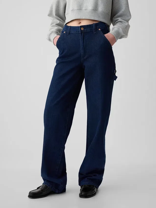 Carpenter-Jeans im 90er-Jahre-Stil mit mittlerer Leibhöhe