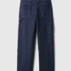 Carpenter-Jeans im 90er-Jahre-Stil mit mittlerer Leibhöhe