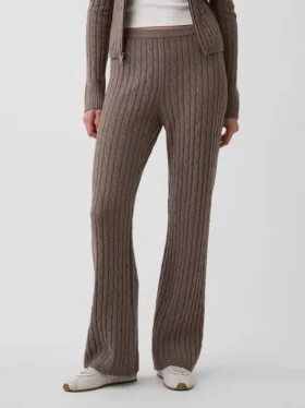CashSoft-Strickpullover mit Zopfmuster und Bootcut-Hose