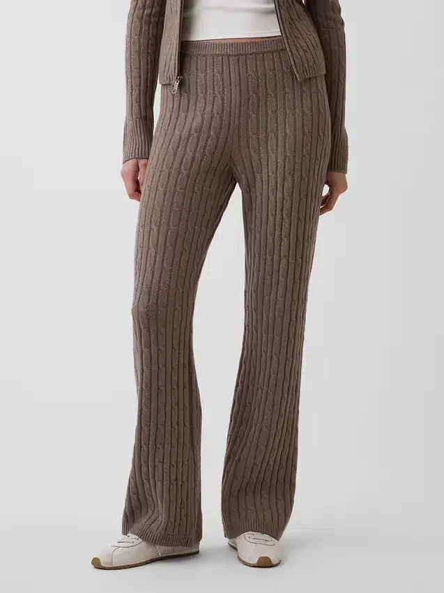 CashSoft-Strickpullover mit Zopfmuster und Bootcut-Hose