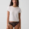 Cheeky-Bikini aus Spitze