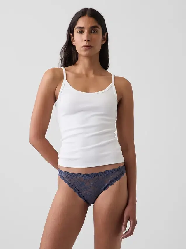 Cheeky-Bikini aus Spitze