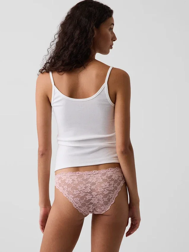 Cheeky-Bikini aus Spitze