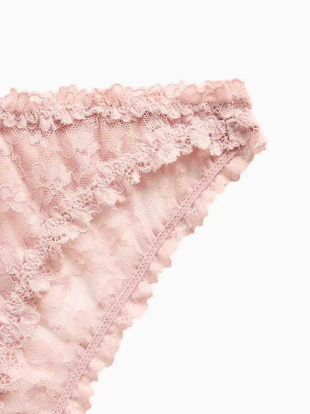 Cheeky-Bikini aus Spitze