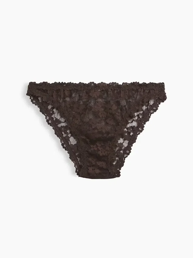 Cheeky-Bikini aus Spitze