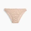 Cheeky-Bikini aus Spitze