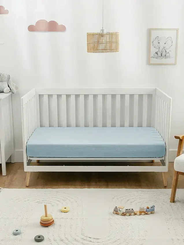 Comfy Cubs Musselin-Spannbetttuch für das Kinderbett