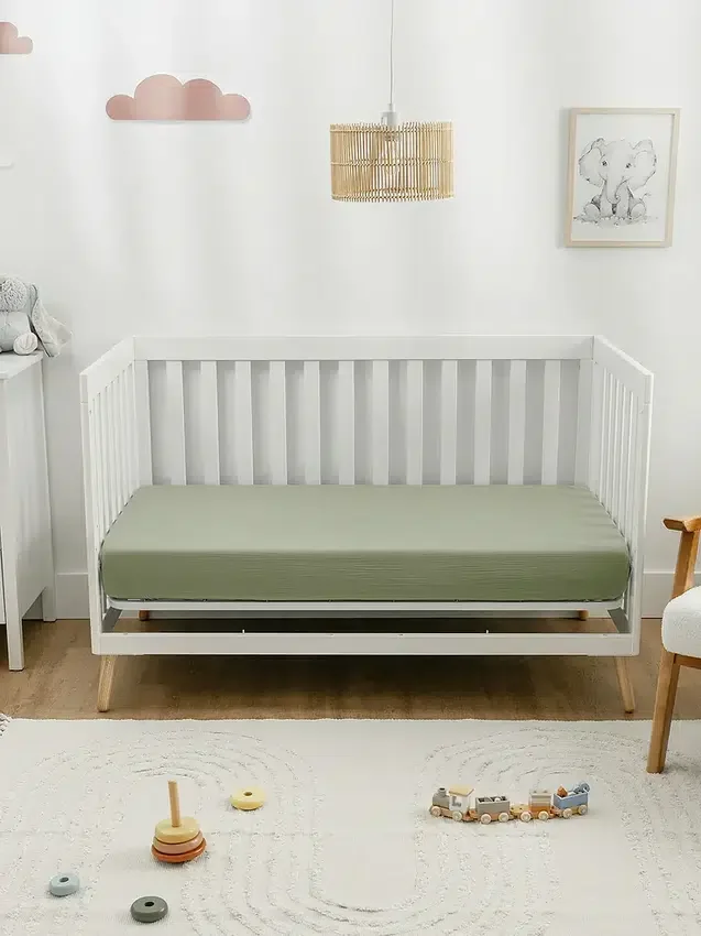 Comfy Cubs Musselin-Spannbetttuch für das Kinderbett
