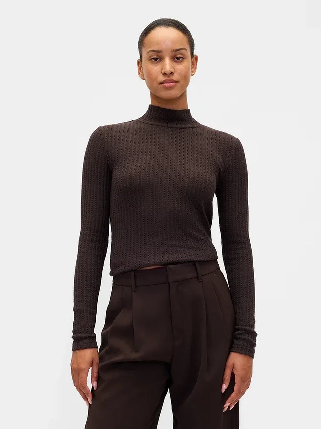 Crop-Rollkragenpullover aus Pointelle-Rippstrick