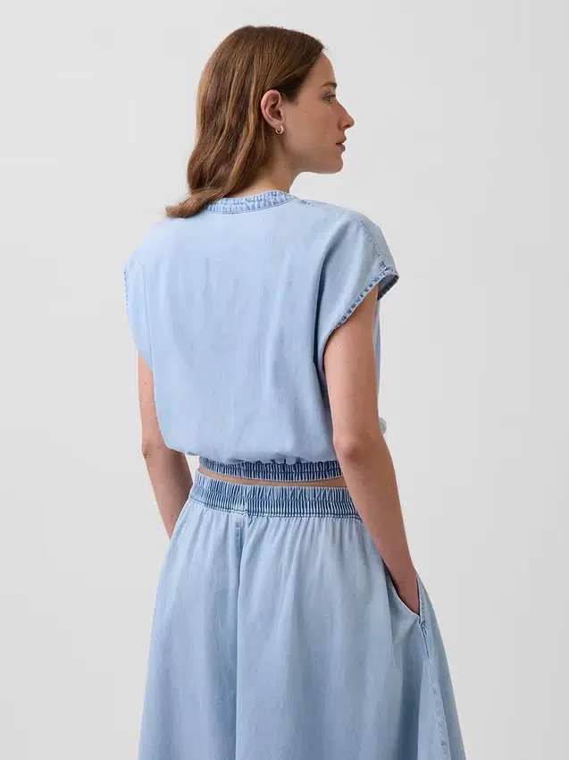 Crop-Top aus Denim mit Flügelärmeln und Knopfleiste vorne