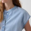 Crop-Top aus Denim mit Flügelärmeln und Knopfleiste vorne