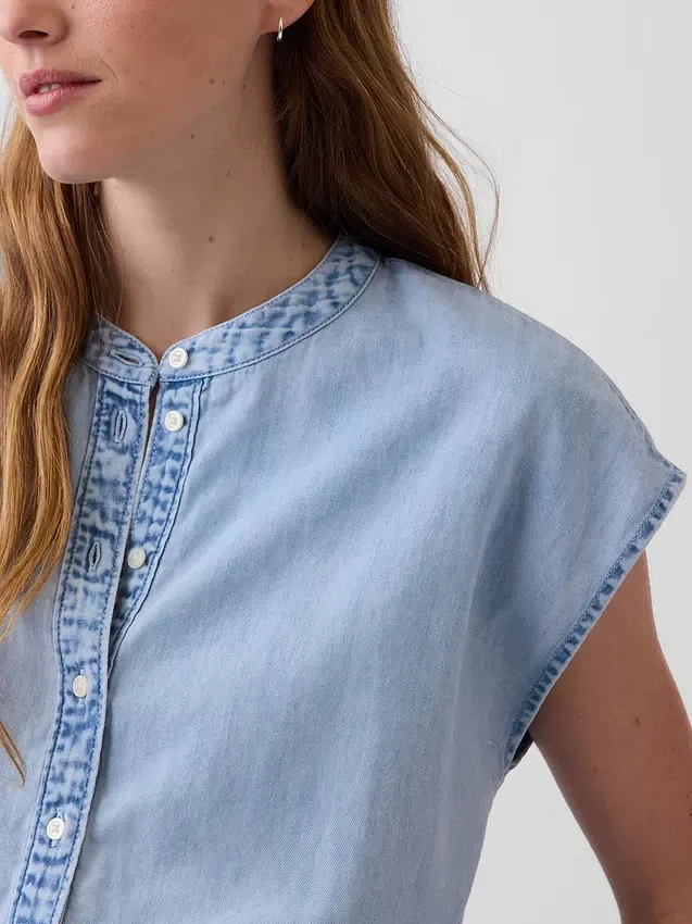 Crop-Top aus Denim mit Flügelärmeln und Knopfleiste vorne